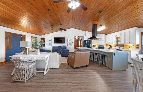 Wolf Bay House - Photo 2