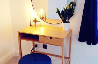 The Old Bank Beautiful Cotswold House with Huge Garden - Photo 21