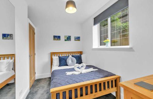 Garden Lodge With Parking By My Getaways - Foto 7