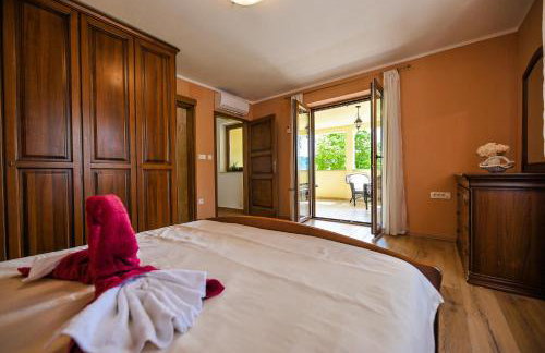 Villa Brbon - Serene Getaway - Foto 52