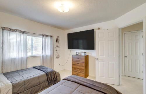 Lake-View Home with Pool Access in Legends Ranch! - Foto 29