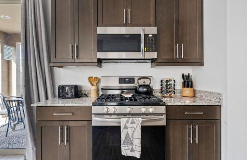 Luxe Queen Creek Home with Pool, Yard, Work Station - Photo 28