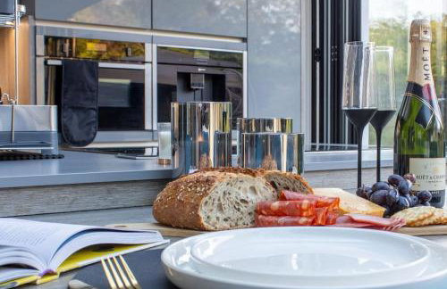 Luxury 4-Bedroom High-End Home, Includes Jacuzzi and Pool Table - Foto 53