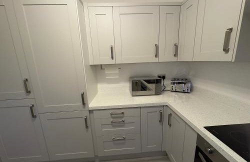 Stylish 2BR, Fast Wifi with balcony - Photo 16