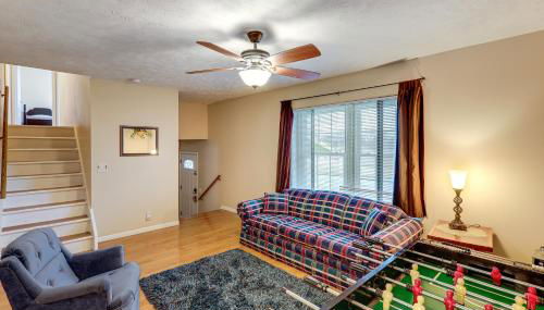 Bring the Family! Suburban Home with Yard in Omaha - Foto 3