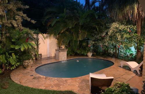 Praia das Cigarras São Sebastião a 50 metros da praia - Wi-Fi - 500 Mega - Foto 10