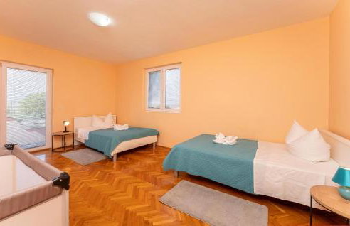 5 Bedroom Cozy Home In Biograd Na Moru - Foto 32