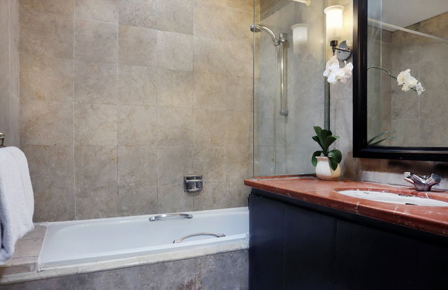 Oakwood Suites Kuningan Jakarta - Photo 20