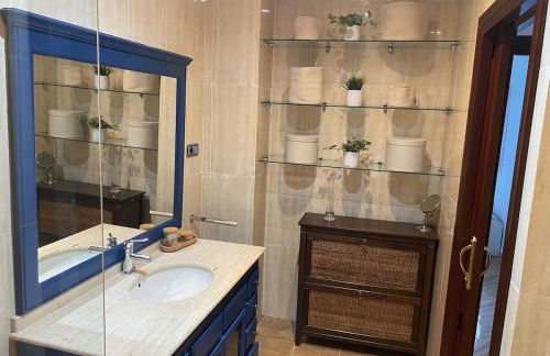 Gran casa cerca de la playa con 3 dormitorios en Pedregalejo - Photo 46