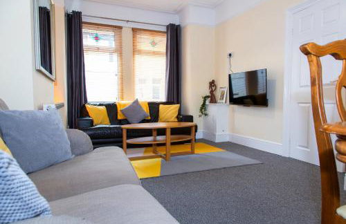 3 Bedroom House, Free Parking and Self Check In - Foto 4