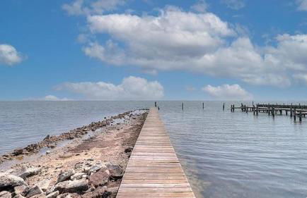 Waterfront Escape w/ Views Shared Pool & Boat Dock Orange Crush by Avantstay - Foto 56