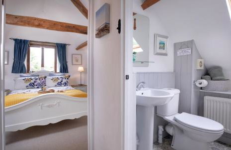 The Small Barn - Photo 25