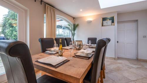 5BDR Luxe Villa By Torr Property Group Short Lets & Serviced Accommodation With Free Parking & River View Stratford-Upon-Avon - Foto 4