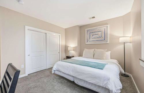 NEW 3BR Modern Downtown Apartment - Foto 8