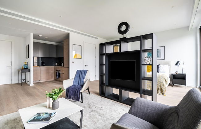 Stylish Studio Apartment With River Views in London s Bustling Docklands - Foto 16