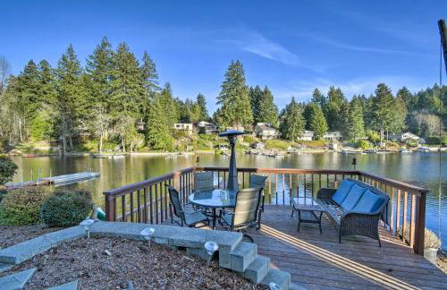 The Peacock House - Waterfront Home with Hot Tub! - Foto 12