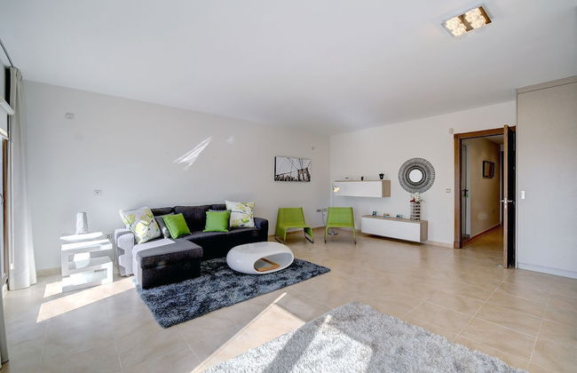 A Beautiful Modern Two Bedroom Villa - Foto 9