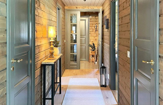 Charming Lakeside Cottage Getaway - Photo 10