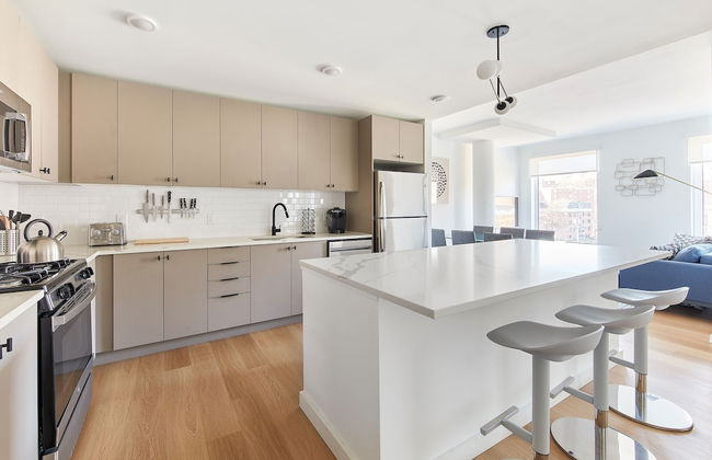 Modern 3 BR Loft -shared Deck - gym - Mins to NYC - Foto 3