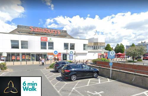 Modern 4 bedroom home ideal for Contractors, Groups and families ,FREE parking for multiple vehicle's - Foto 4