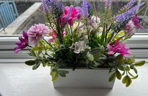 Homely 3 Bed House Halifax - Foto 6