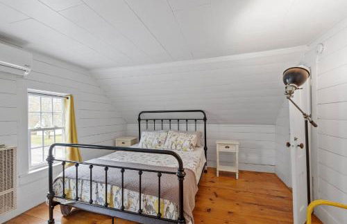 Charming Kennebunk Cape - Walk to Dock Square! - Foto 35