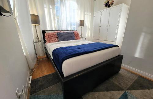 Spacious 5BR Private Home 5 minutes to Rodeo Drive with Hot Tub Spacious Backyard Parking - Foto 12