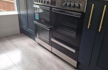 Modern 5 bedroom house with parking, London - Foto 48