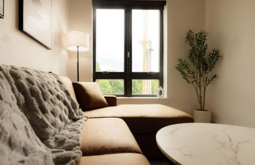 Above The Roots - Sophisticated 1BD Retreat - Photo 16