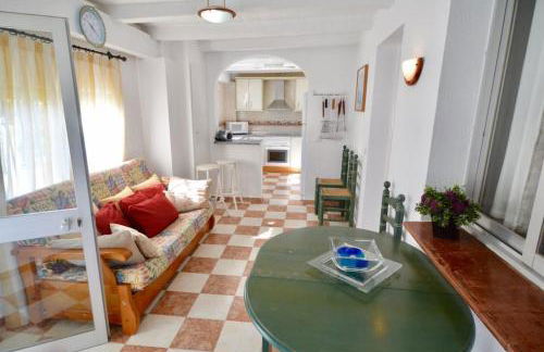 High Quality, Spacious, 4 Bedroom private Villa - Photo 18