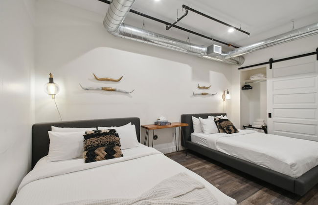 Cowboy Muse | RiNo Art Lofts - Foto 2