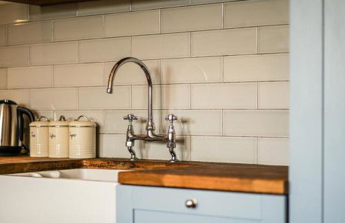 The Coach House Cosy Cottage Retreat - Photo 42