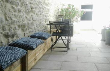 A l'ombre des remparts - Foto 35