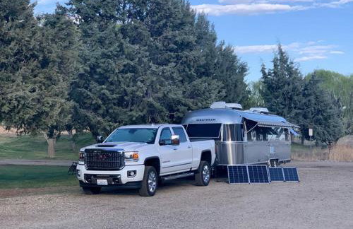 Huge Airstream is Perfect for a Family Getaway - Foto 2
