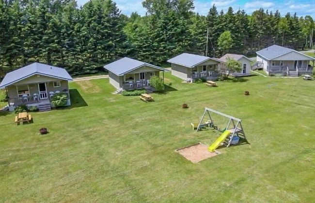 Fiddlers Green Country Cottages - Photo 34