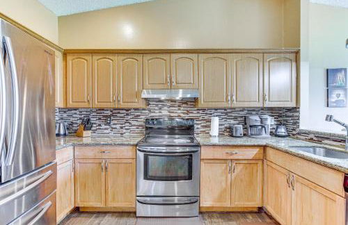 Near Beaches Pet-Friendly Sunrise Escape with Patio - Foto 7