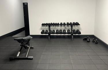 Stylish 2 bedrooms, 2 bathrooms with workspace in Milton Keynes - Photo 25