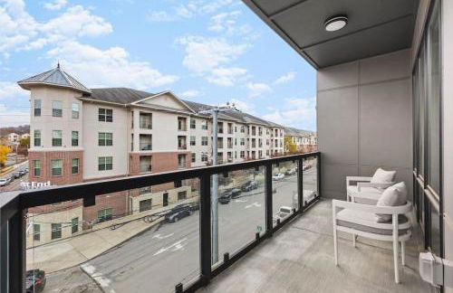 Premium Condo with Huge Patio near Vanderbilt & Downtown - Foto 29