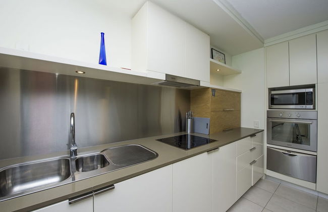 Blue on Blue Apartment 813 - Photo 6