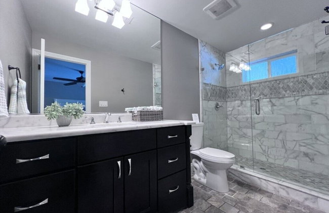 Fabulous 6 Bedroom , 4 Bath Pool W/jacuzzi Home - Foto 23