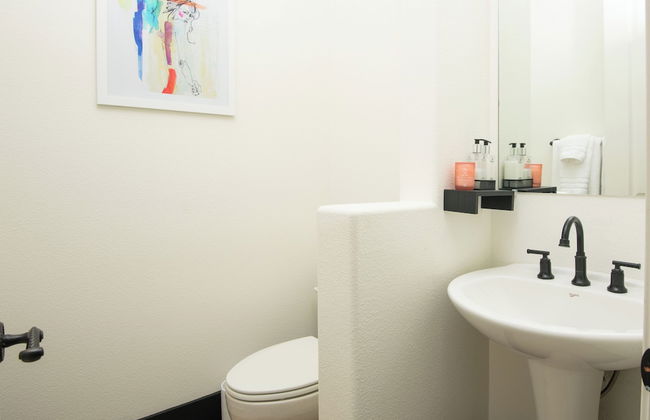 5BR Resort Style Entertainer with Pool, Spa, BBQ - Foto 13