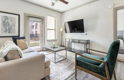 Landing Amazing 1BD Courtyard Pool - Photo 35