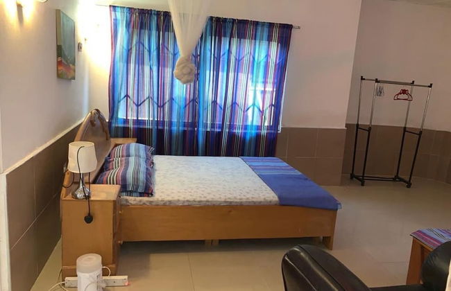 Sleeps8- Private Secure Parking- Garden- Aircon - Foto 7