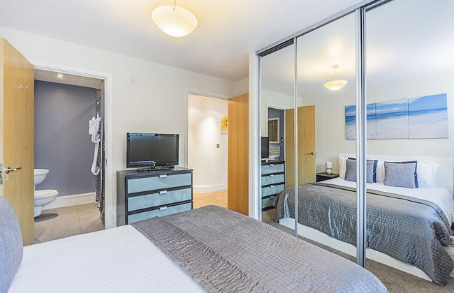 Canary Wharf Luxury Apartments - Photo 14