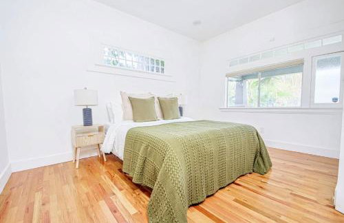 Inviting 3BR Home with Porch & Greenery - Photo 15