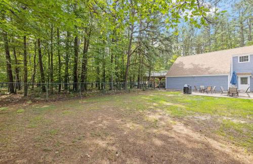 Lake Escape Family & Pet Friendly with Dock Access - Photo 20