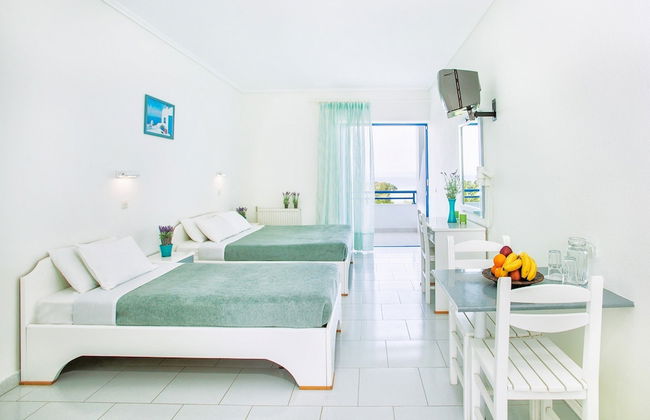 Xenios Port Marina Hotel - Photo 5