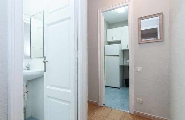 Barcelona Fira Apartments - Photo 80