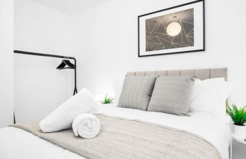 Four Bed House - Garden - Parking - Speed Wi-Fi 75CMR - Foto 27