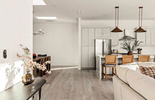 Desert Oasis: Pool, Spa, Golf Sim + EV Charger - Foto 47